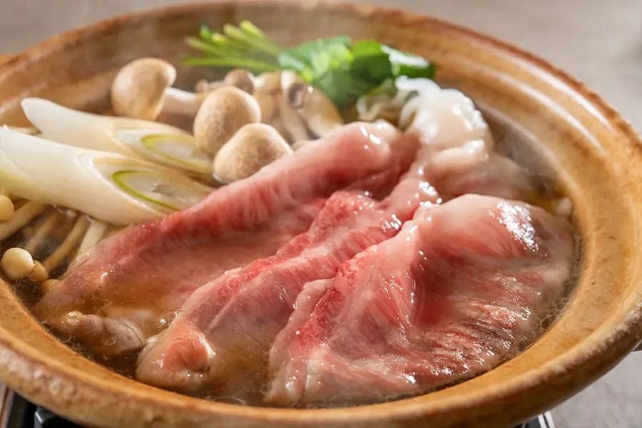 【土地の恵み会席・秋】季節の地産食材満載！秋田錦牛のすき焼きやきりたんぽ鍋を堪能