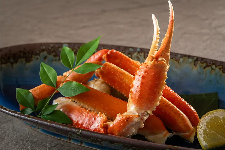 【土地の恵み会席・秋】季節の地産食材満載！秋田錦牛のすき焼きやきりたんぽ鍋を堪能