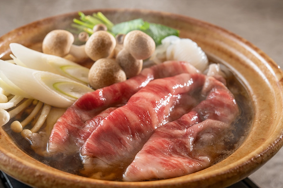 【土地の恵み会席・冬】季節の地産食材満載！姫神和牛のすき焼きと比内地鶏の釜飯を堪能