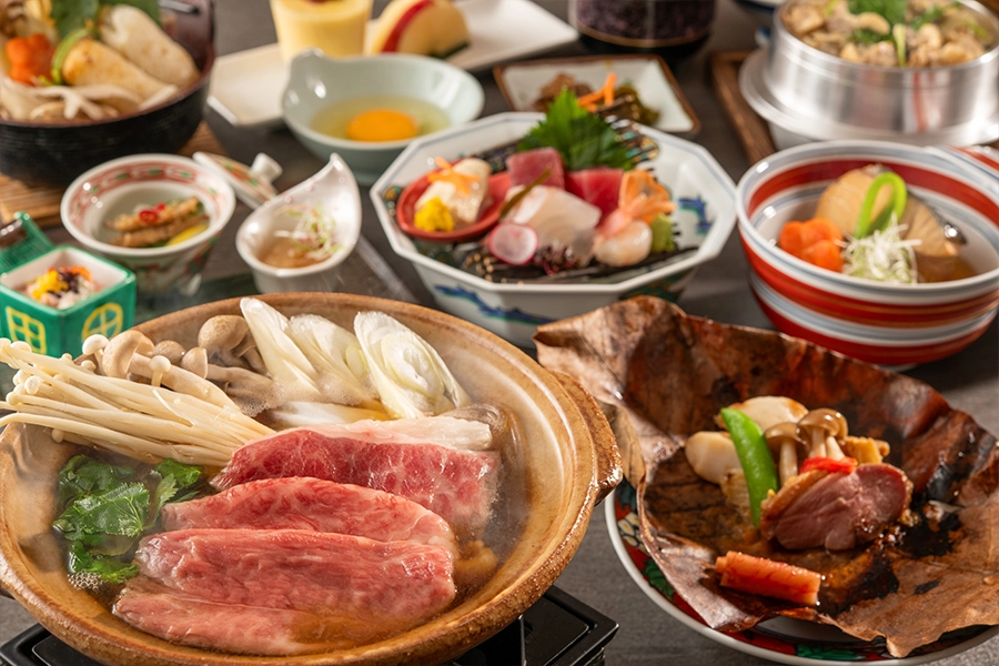 【土地の恵み会席・冬】季節の地産食材満載！姫神和牛のすき焼きと比内地鶏の釜飯を堪能