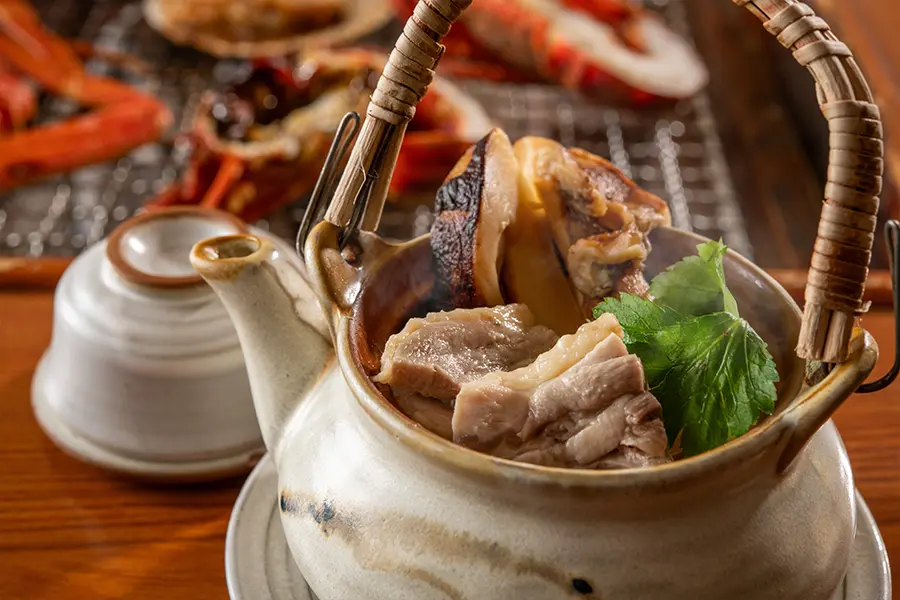 【特別会席・囲炉裏・秋】伊勢海老やズワイガニ、秋田錦牛など豪華食材を囲炉裏で楽しむ