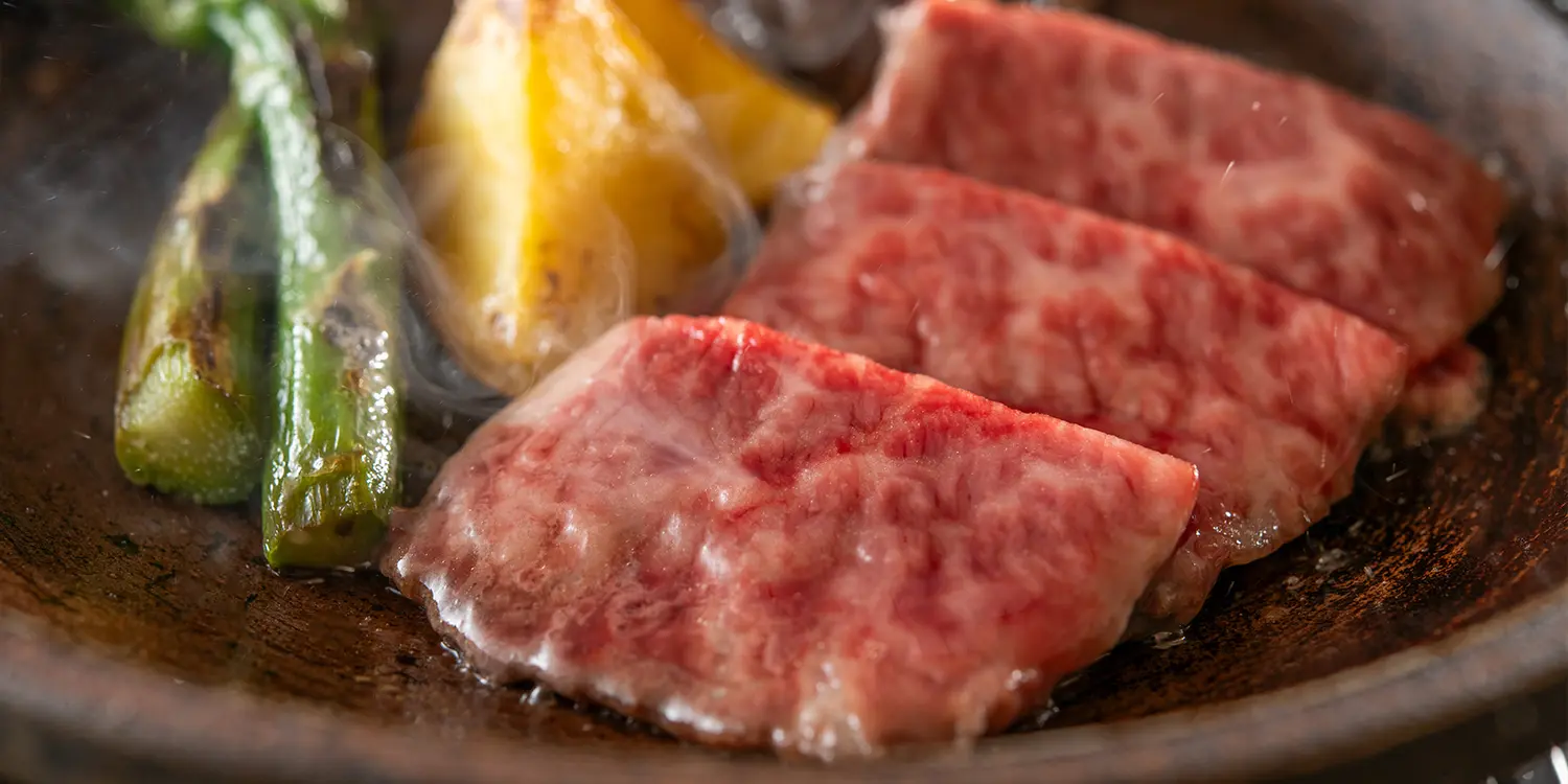 土地の恵み会席_台物_姫神和牛の陶板焼き