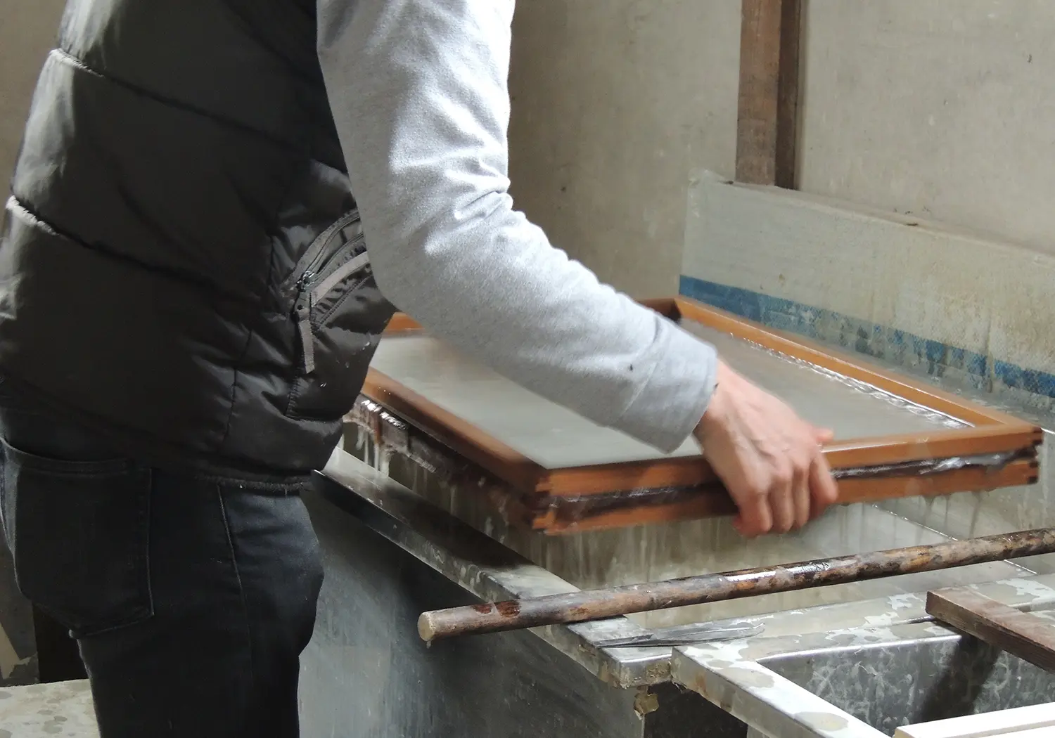 兵庫県伝統工芸品 名塩和紙の紙漉き体験