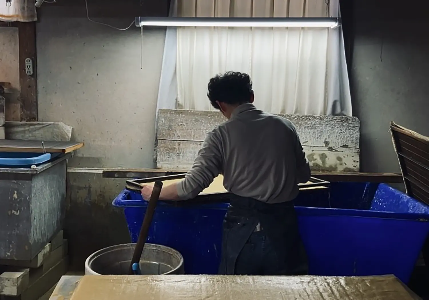 兵庫県伝統工芸品 名塩和紙の紙漉き体験