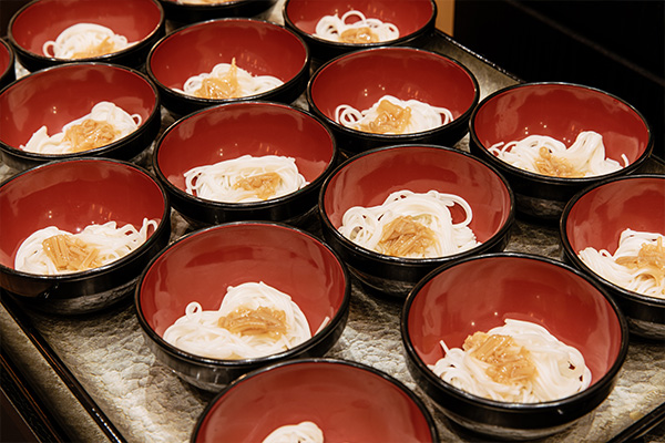 當提到兵庫縣的麵時，您會想到「揖保乃糸素面」。