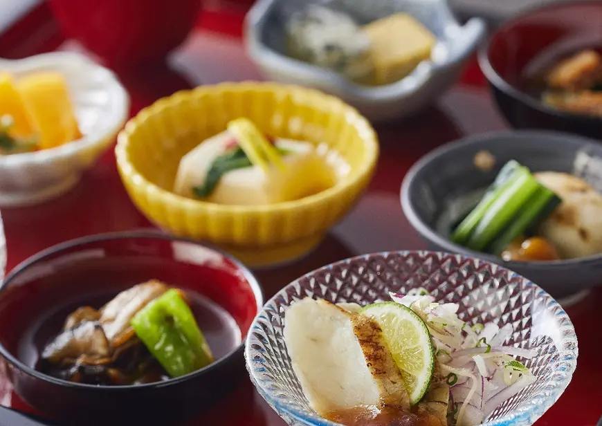 【土地の恵み会席】季節を感じる多彩なお料理の数々を愉しむ