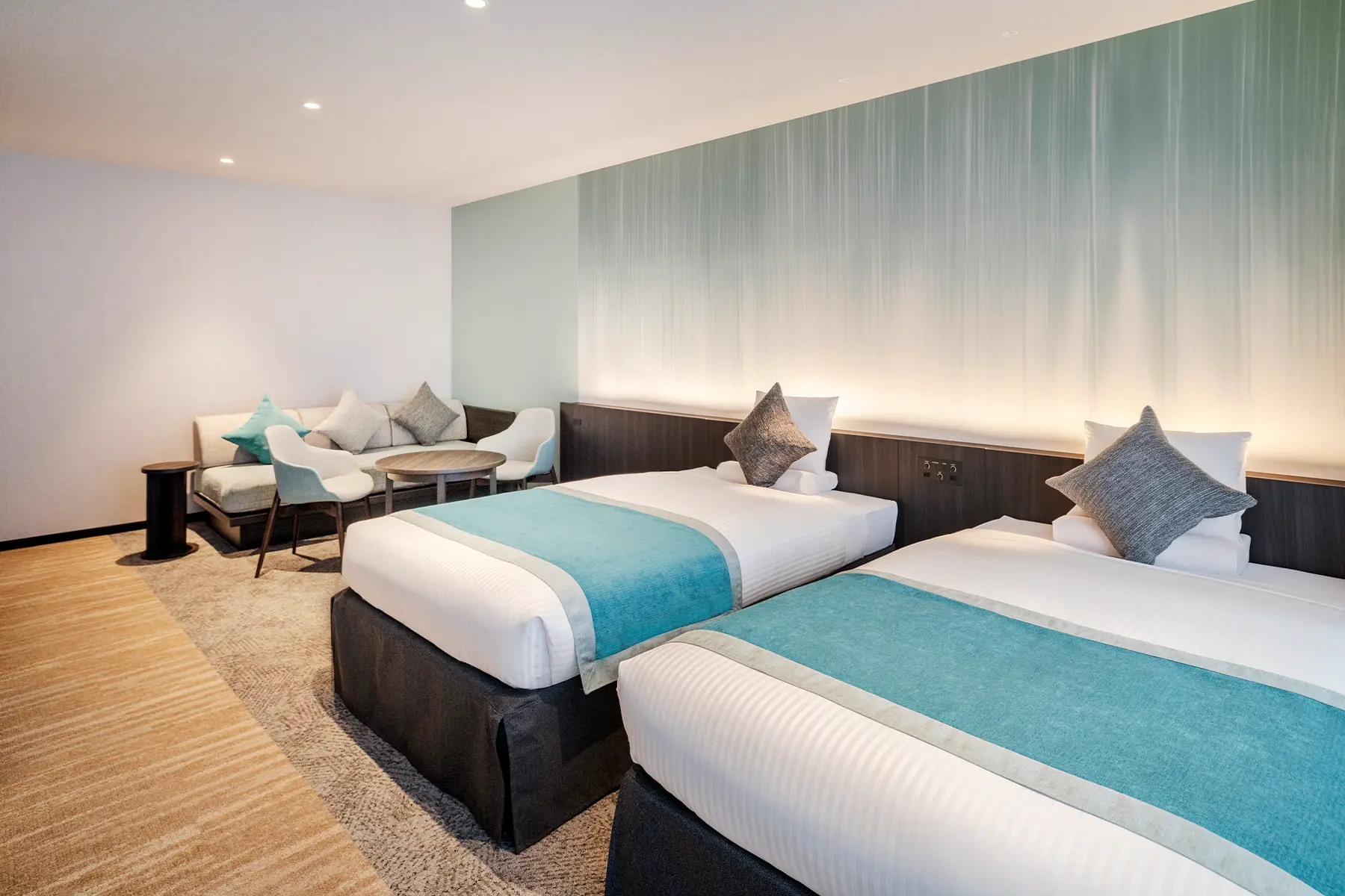 イーストウイングフォース