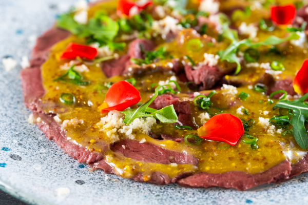 熊本名物馬肉のカルパッチョ