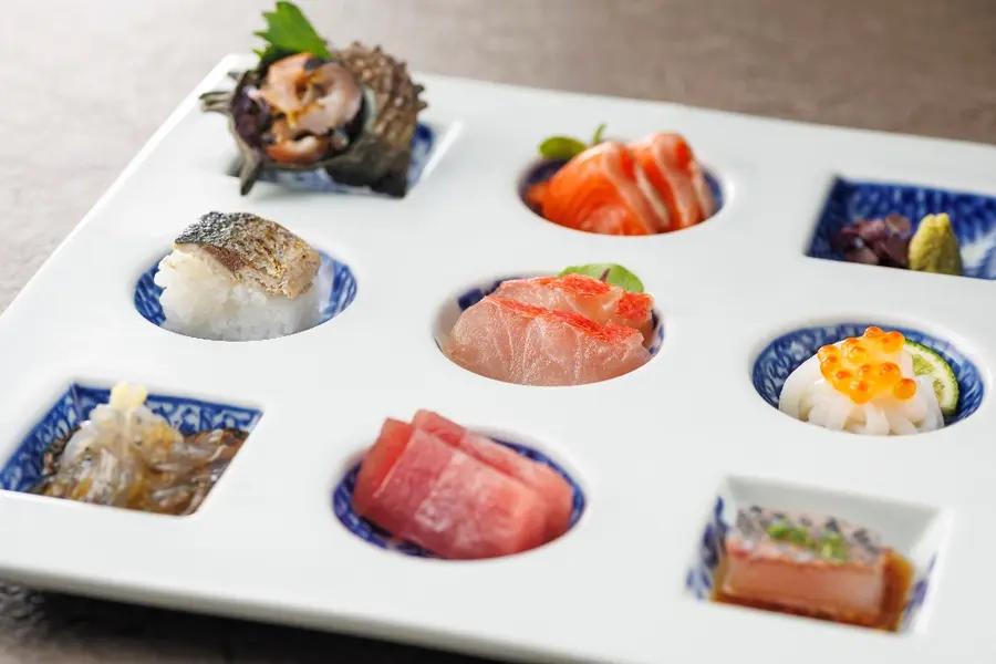 【特別会席】海と山の恵みを味わう特別会席~伊勢海老、黒毛和牛の旬の饗宴~
