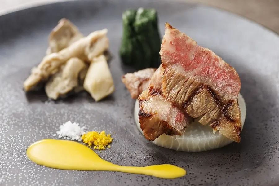 【特別会席】海と山の恵みを味わう特別会席~伊勢海老、黒毛和牛の旬の饗宴~
