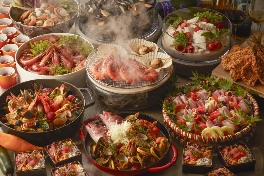 All-you-can-eat dinner buffet plan with about 60 Japanese and Western dishes