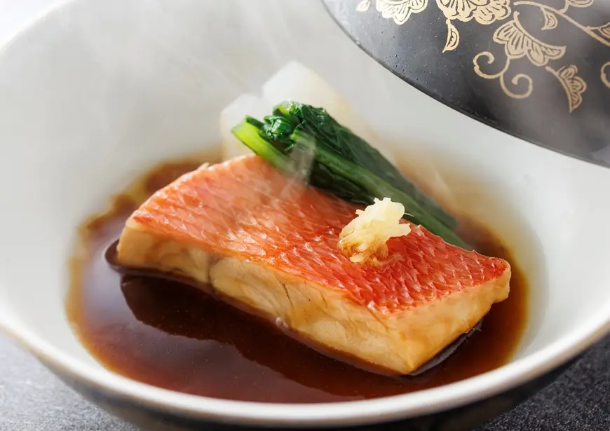 【时令怀石料理套餐】静冈的时令怀石料理套餐，包括人气红烧阿尔方西诺羊肉、鸡肉冬季蔬菜火锅，以及芥末盖饭。