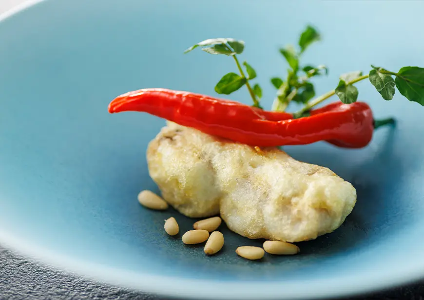 【當地特色懷石料理】以味噌烤國產牛裡肌和金鯛魚飯為特色的當地特色懷石料理。