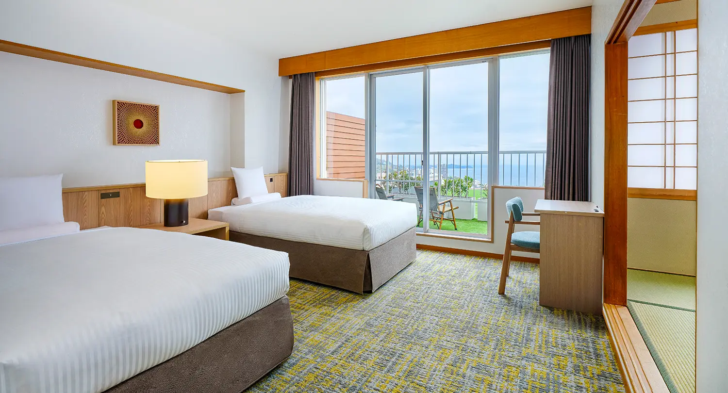 和洋室(バルコニー付)(バス付)