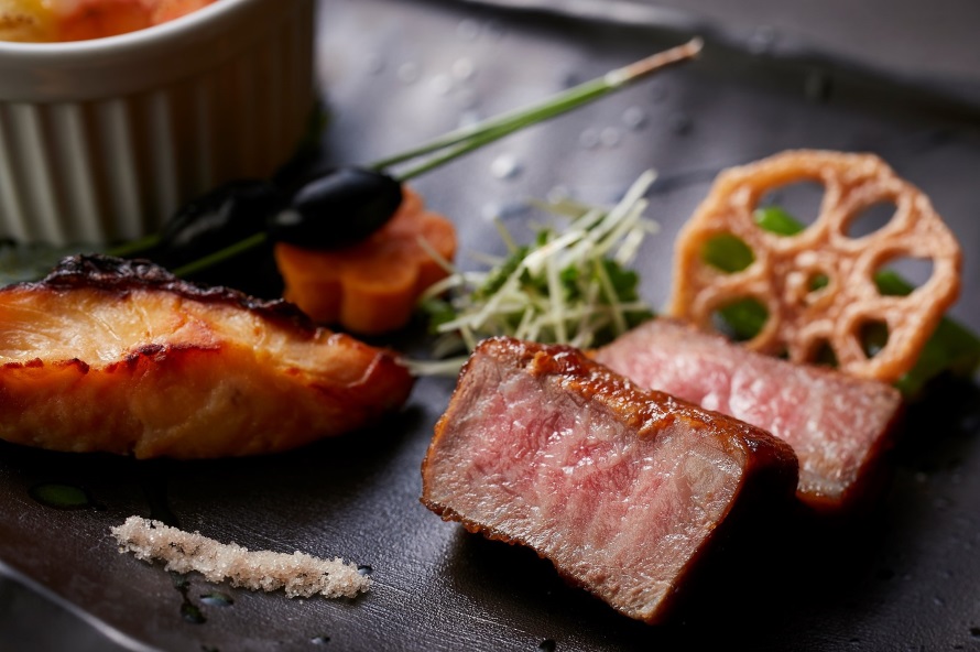 [Special Kaiseki] Enjoy hospitality with dishes incorporating the seasonal flavors of Awajishima