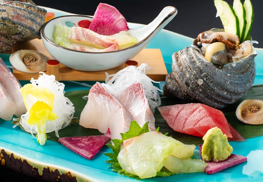 The Blessings of the Land Kaiseki] If you are in doubt, this is the one for you! We will entertain you with the colorful ingredients of the season.