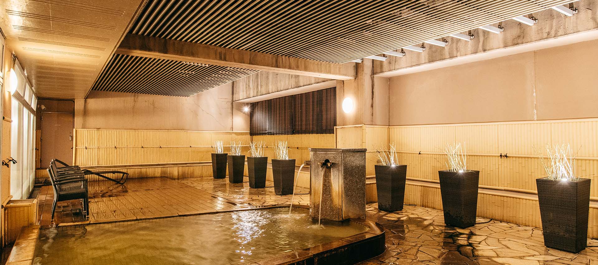 Beppu Onsen has an abundant amount Hot springs. It soothes the fatigue of mind and body.