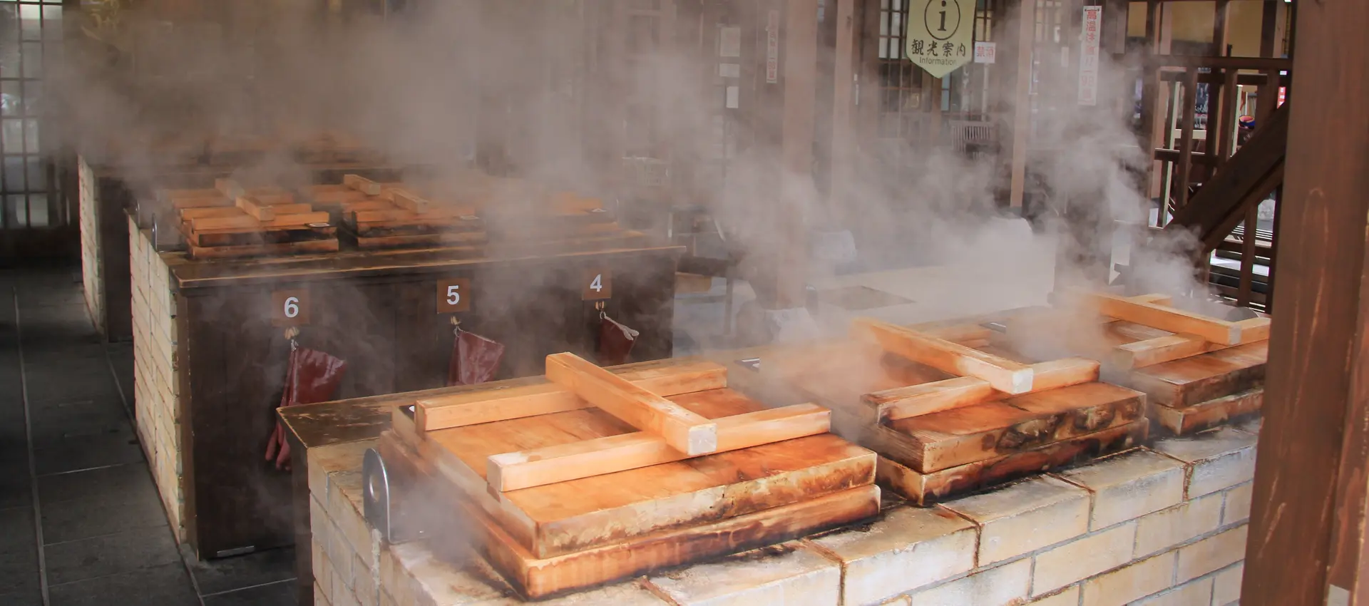 Hot springs Enjoy steaming at 'Jigoku Steaming Workshop Kannawa'