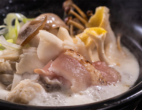 華味鳥の味噌チーズ鍋