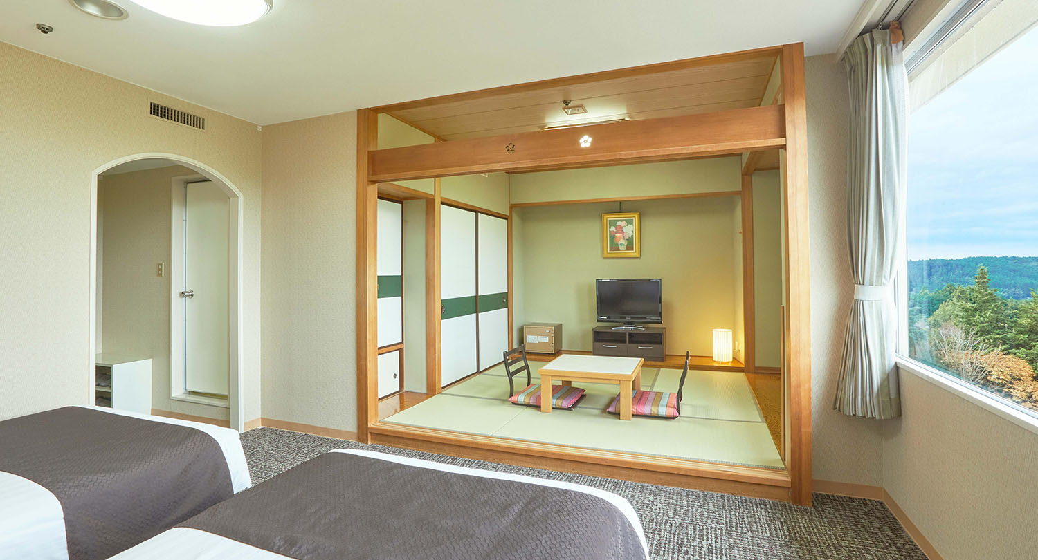 Mixed Japanese and Western room (with bath)