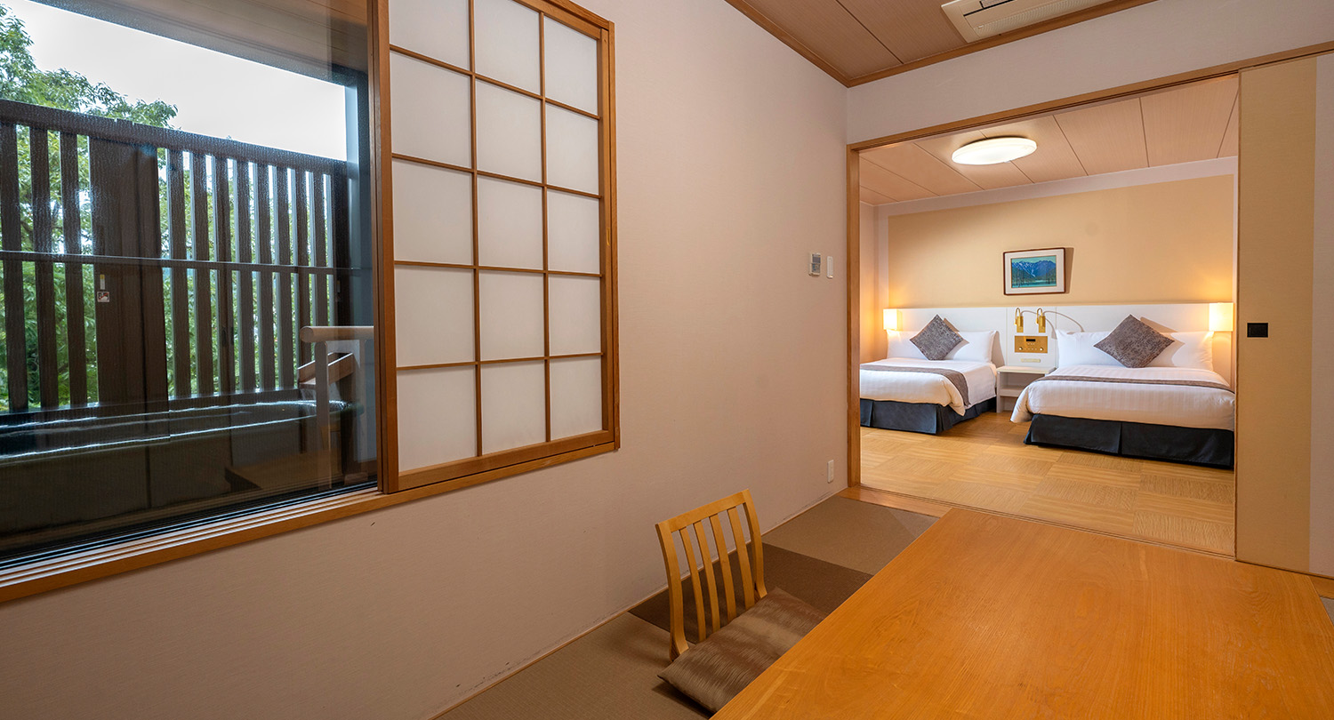 Special mixed Japanese and Western-style room with outdoor bath