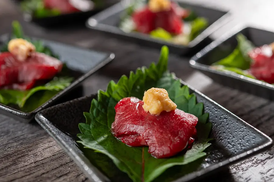 山梨県郷土料理 馬刺し