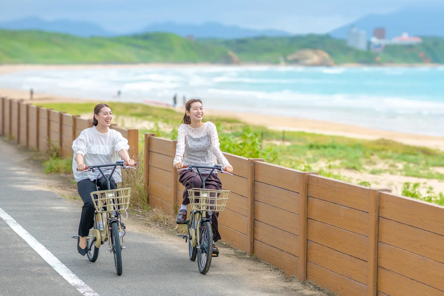 朝の玄界灘を、電動自転車で爽快サイクリング