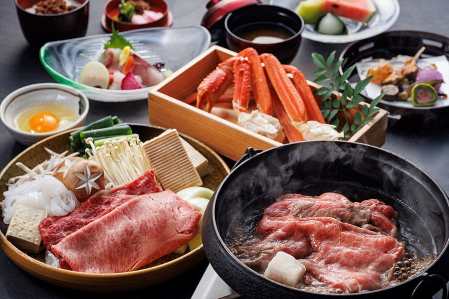 【特別会席】本ずわい蟹(半身)とA5ランク霜降り近江牛のすき焼き