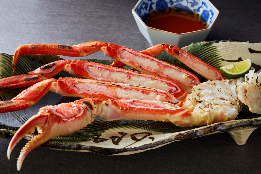 【特別会席】本ずわい蟹(半身)とA5ランク霜降り近江牛のすき焼き