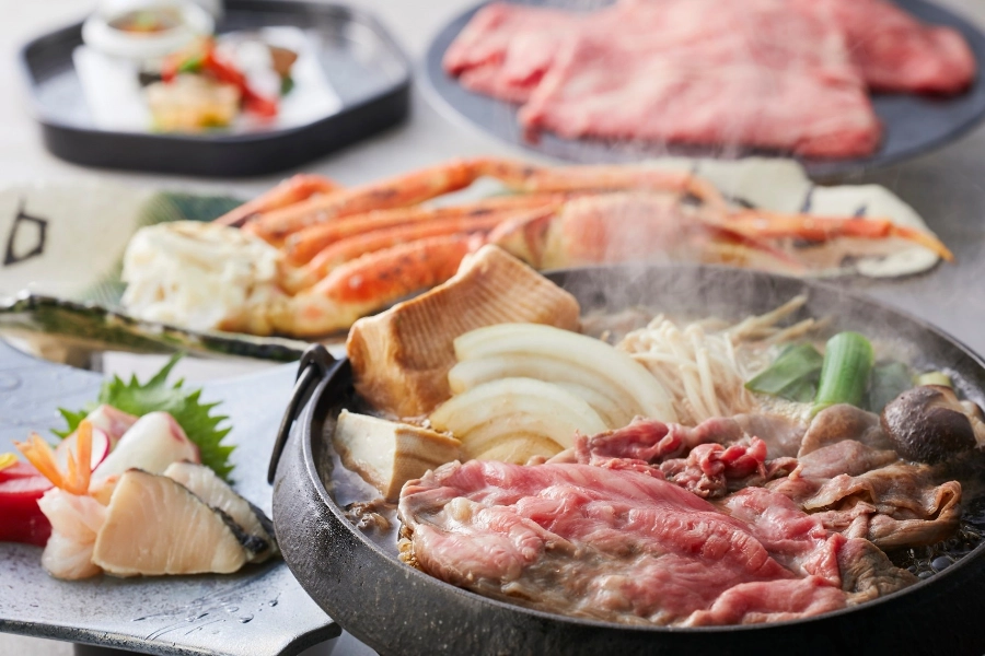 【特別会席】本ずわい蟹(半身)とA5ランク霜降り近江牛のすき焼き