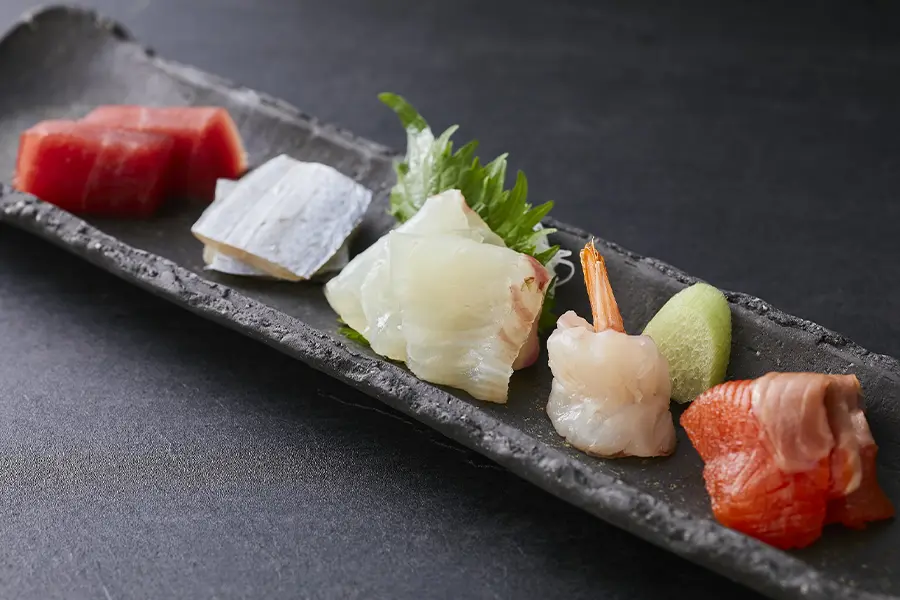 【特製懷石料理】烤鮑魚壽喜燒配A5級大理石紋近江牛肉