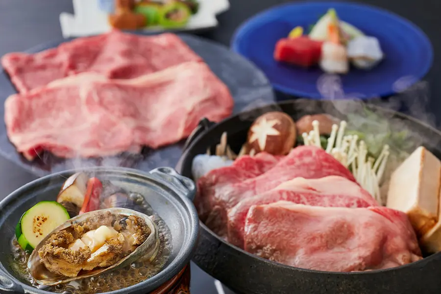 【特製懷石料理】烤鮑魚壽喜燒配A5級大理石紋近江牛肉