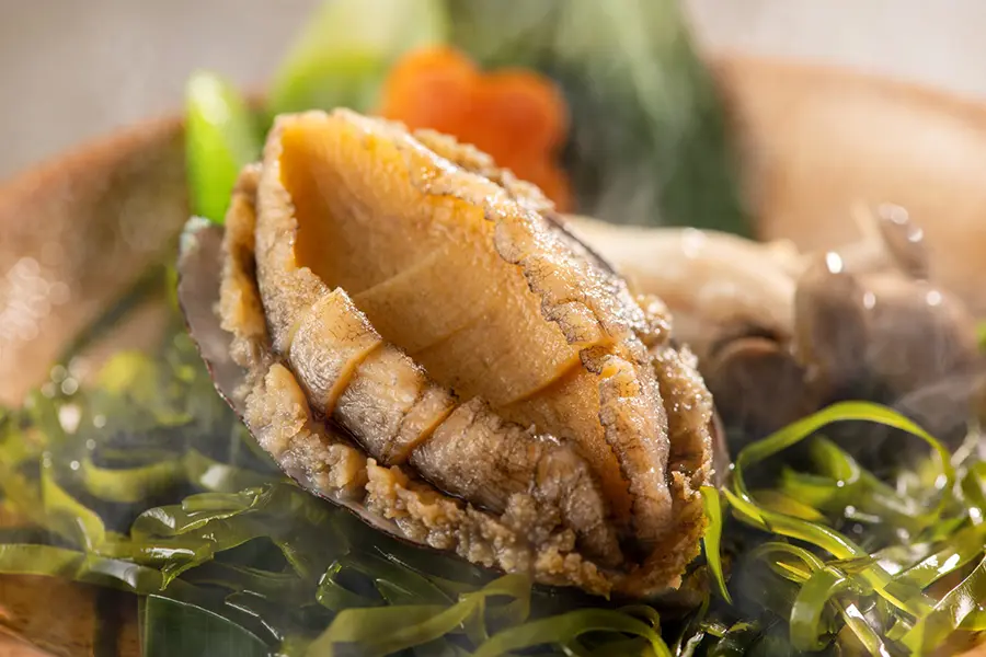 【冬季限定】前沢牛すき焼鍋＆鮑蒸籠蒸し付会席