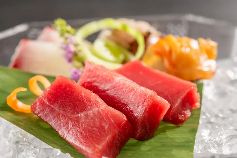 [Limited] Kaiseki course featuring grilled Maezawa beef and Oma bluefin tuna nigiri sushi.