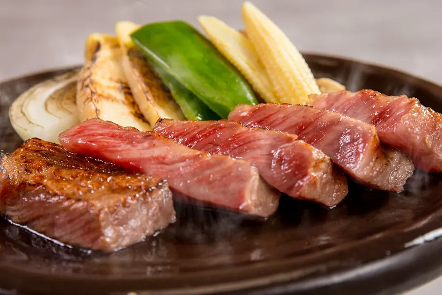 【春季限定】海鮮土鍋ご飯＆前沢牛石焼＆大間の本間鮪お造里付会席！