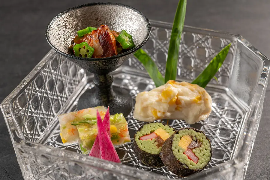 [Special Kaiseki Course - Summer] Enjoy Iwate's proud "Maesawa Beef" grilled on a hot stone! Also savor Oma bluefin tuna and Kesennuma shark fin!
