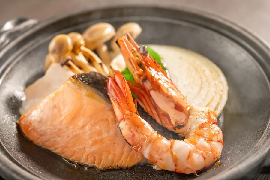 【季節の会席・冬】白金豚豆乳鍋・海鮮陶板焼と地物食材もたっぷりと