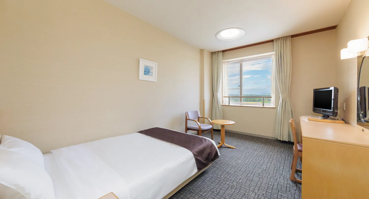 洋室セミダブル（バス付）