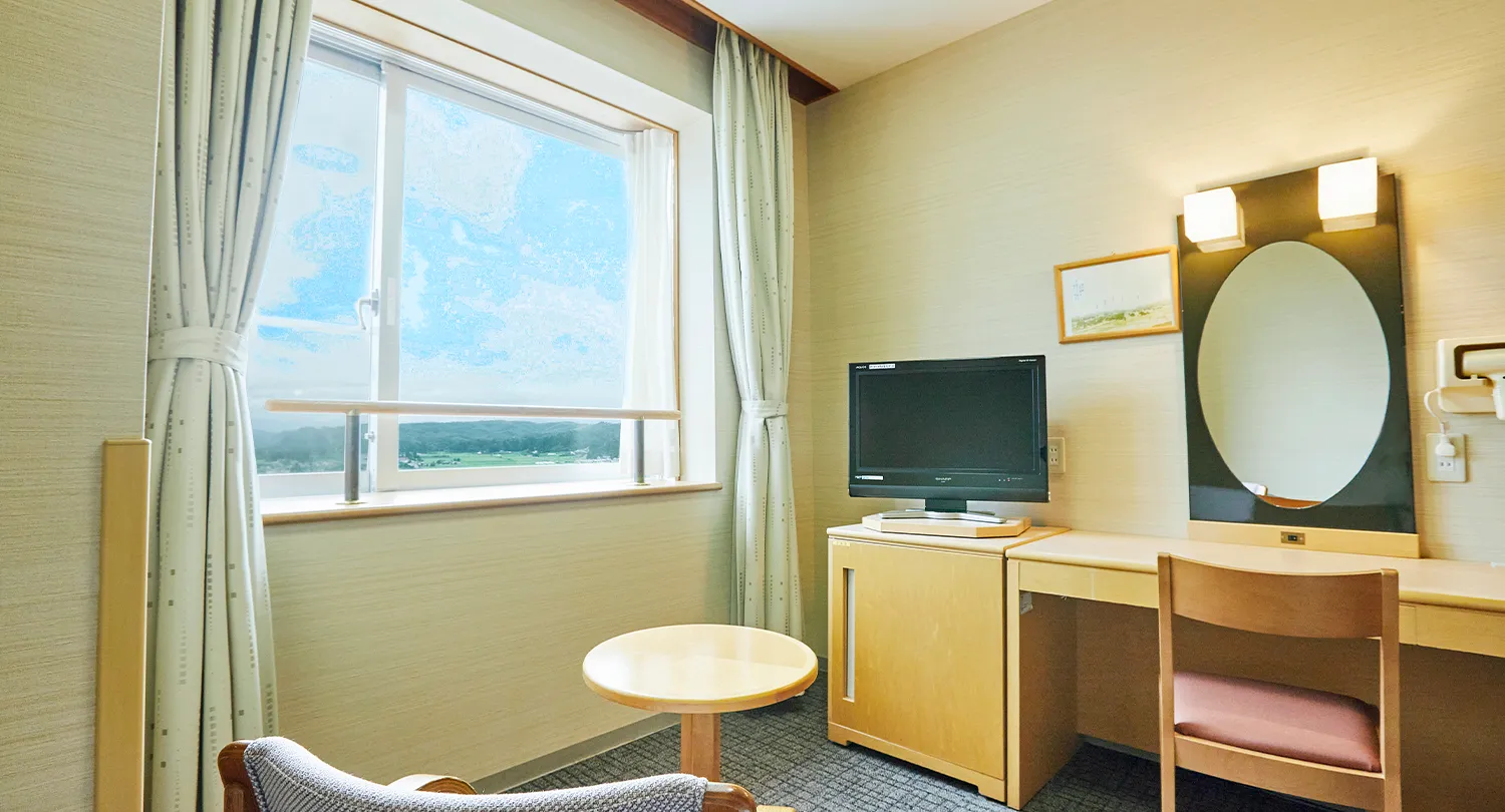 洋室セミダブル（バス付）