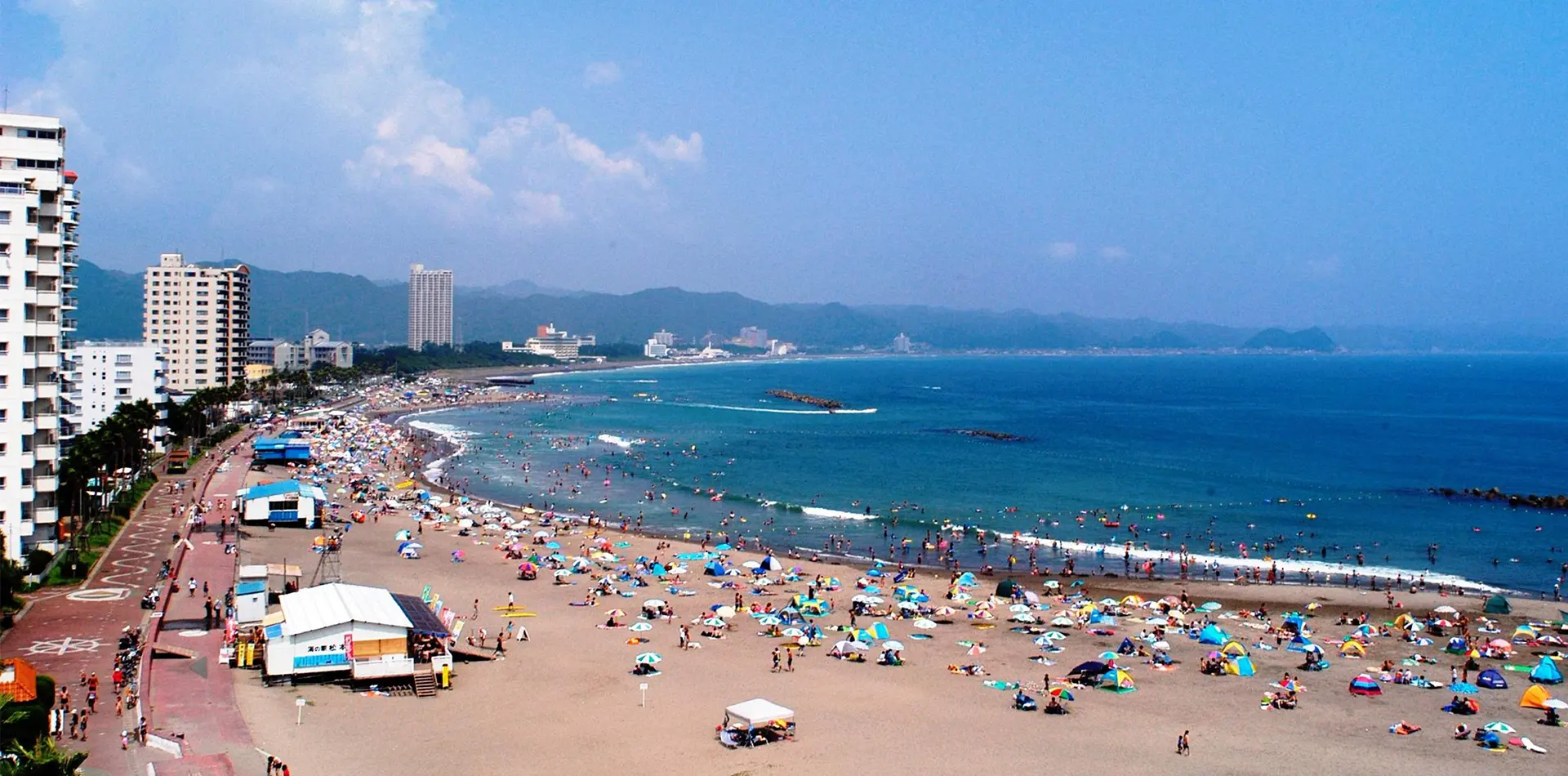 海水浴場始まるよ！（前原海水浴場）