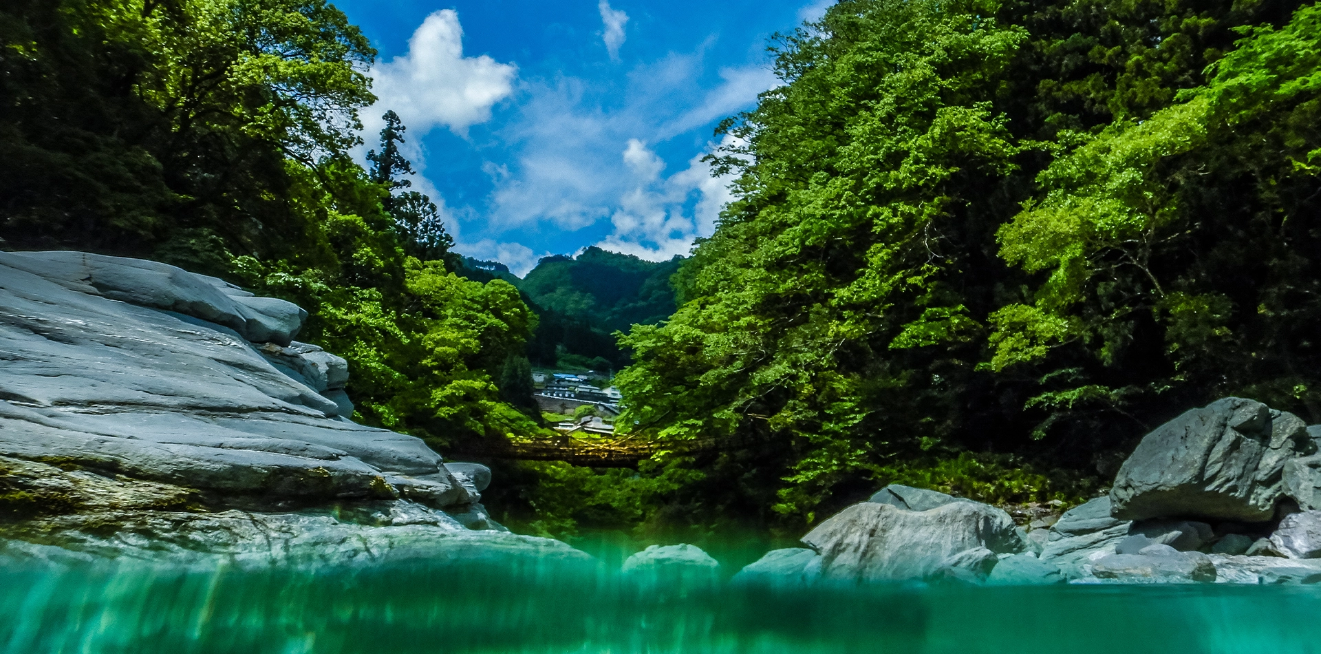 かずら橋（祖谷ブルー）