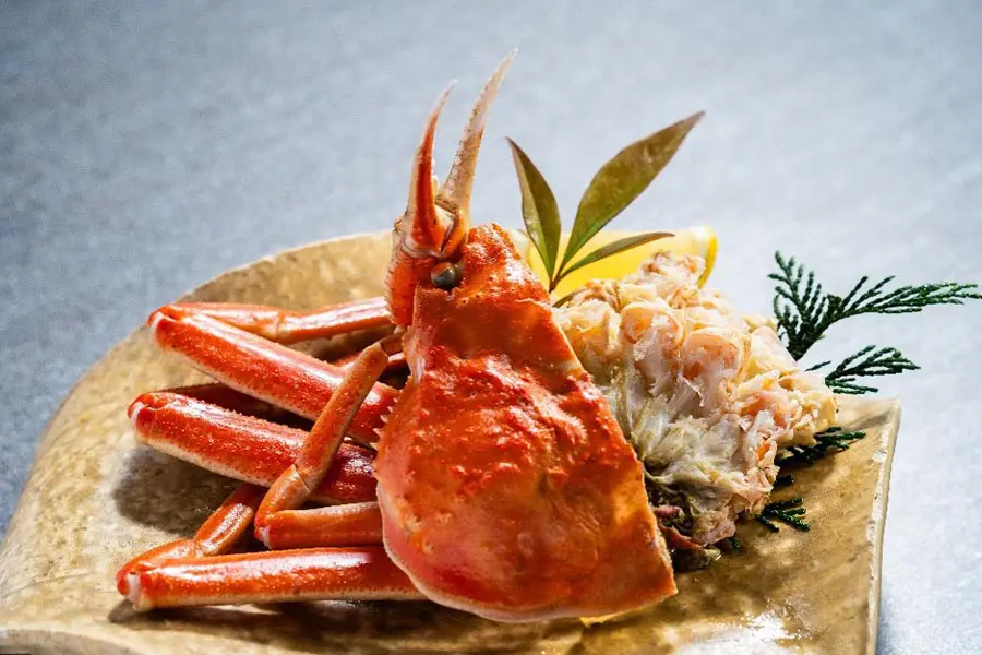【土地の恵み会席】やっぱりカニが好き！！本ズワイ蟹半身付き