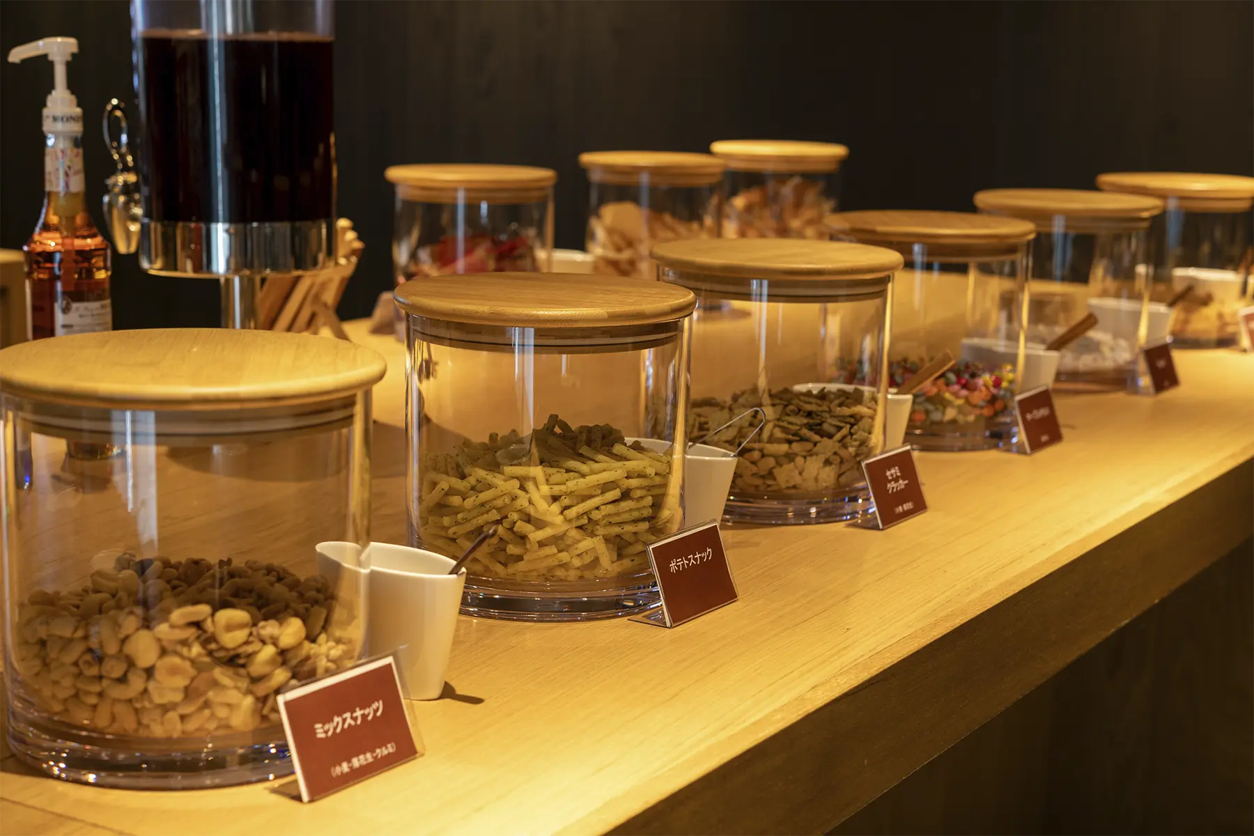 手が止まらない！お酒のおとももご用意。