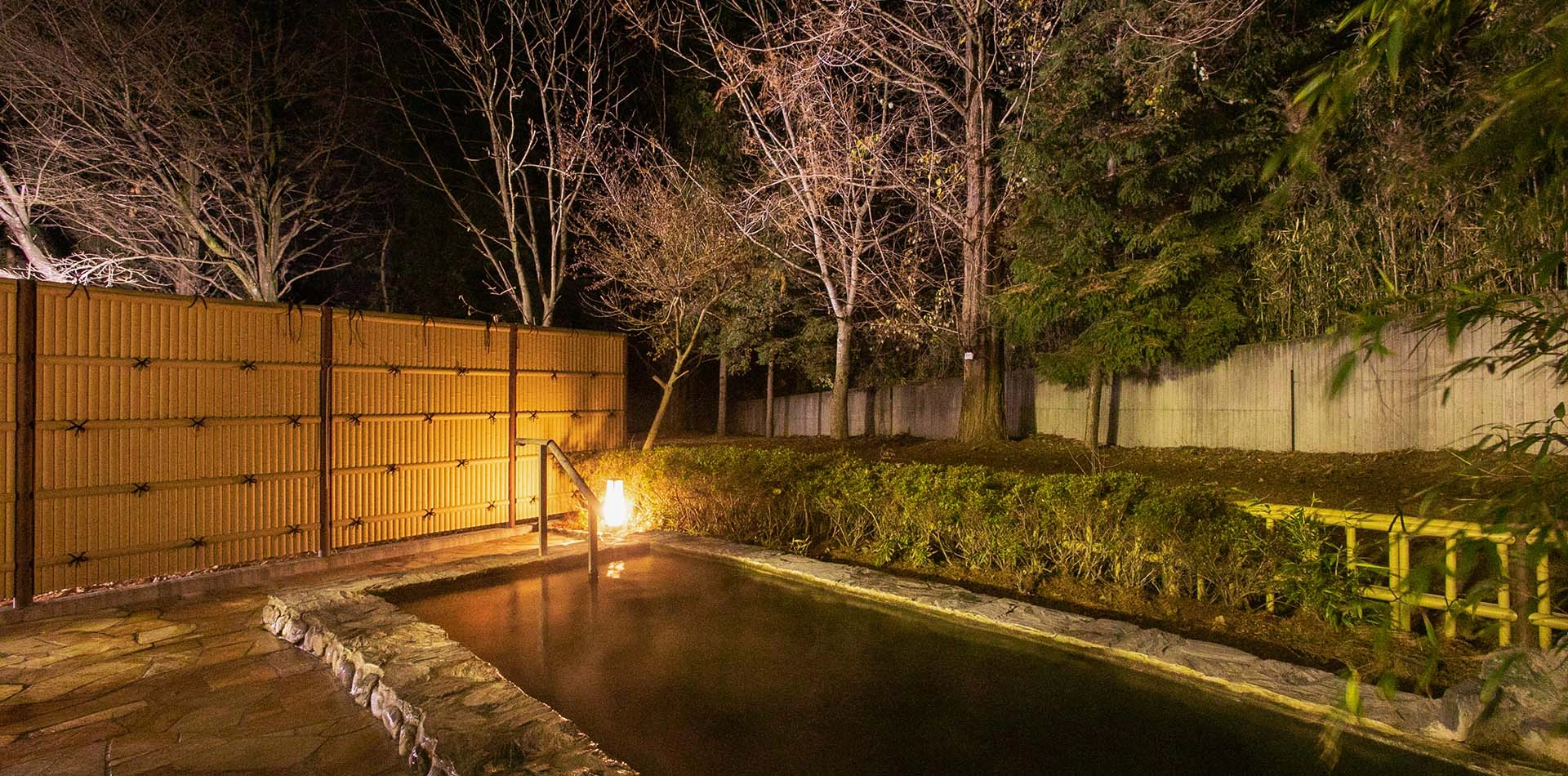 夜晚露天