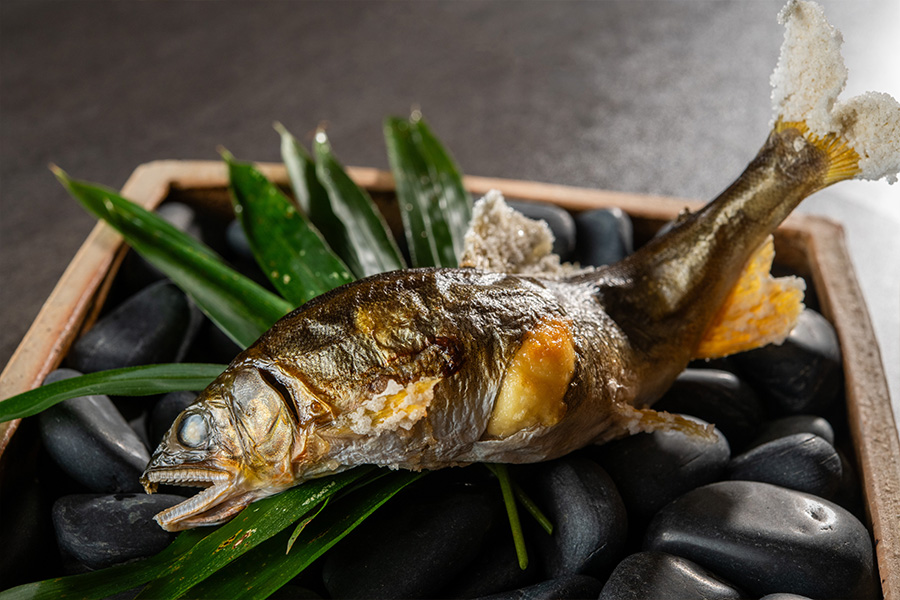 喜連川産　子持ち鮎の塩焼き