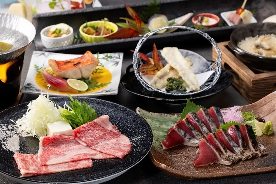[Special Kaiseki Course] A superb kaiseki course featuring seasonal ingredients from Tosa, carefully selected by the head chef.