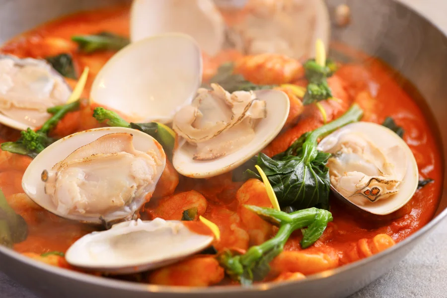 蛤と菜の花のパスタ