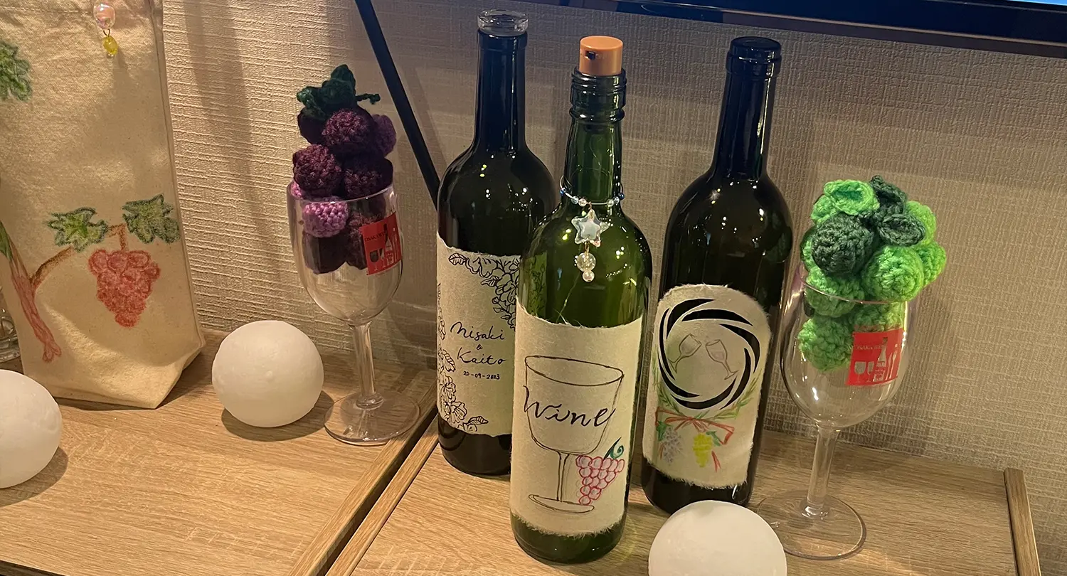 「湯浅ワイナリー」で試飲体験とマイラベル作り