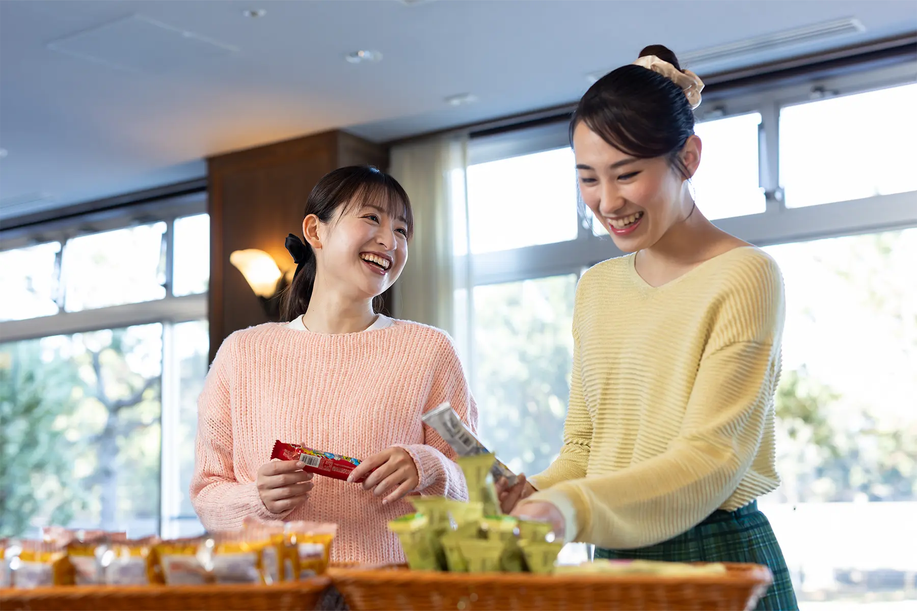手が止まらない!お酒のおとももご用意。