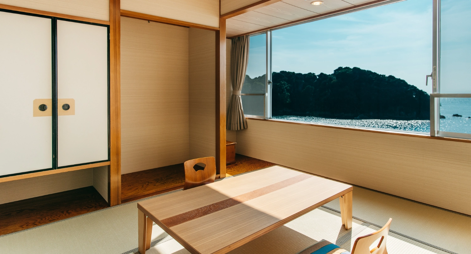 Japanese-Western-Style Room With Bath